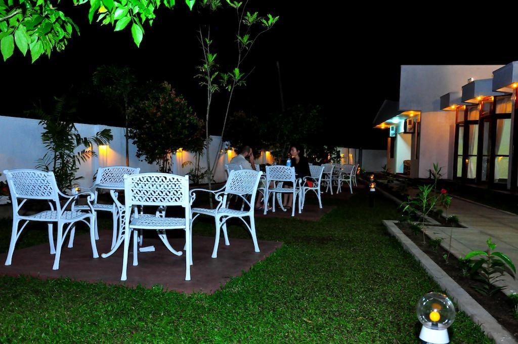 Hotel Melbourne Tourist Rest Anuradhapura Exterior foto